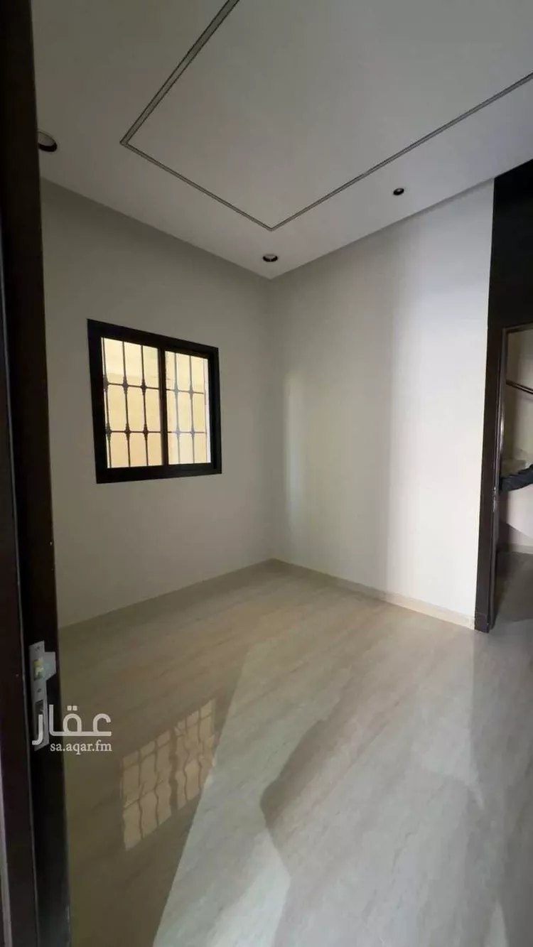 فيلا للبيع في شارع محمد بن مقرن, حي العريجاء الأوسط, مدينة الرياض, منطقة الرياض صورة 4