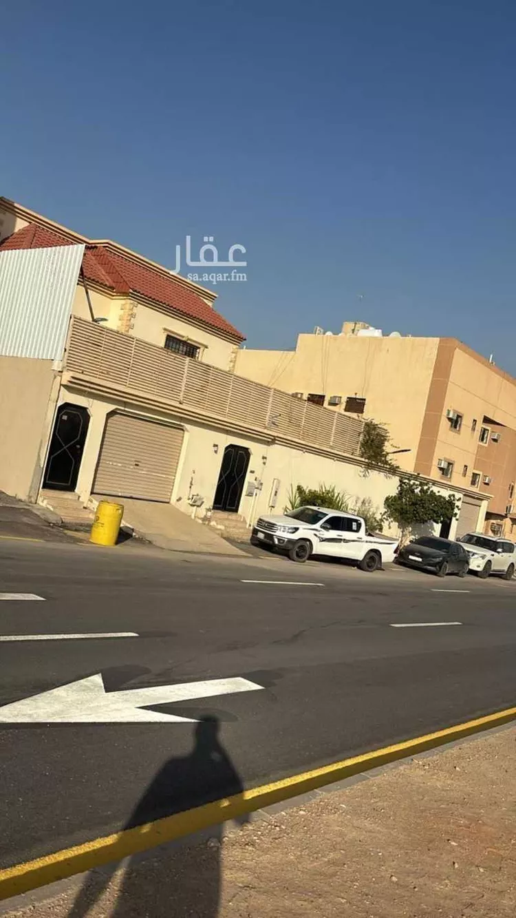 فيلا للبيع في شارع سكاكا, حي ظهرة لبن, مدينة الرياض, منطقة الرياض صورة 3