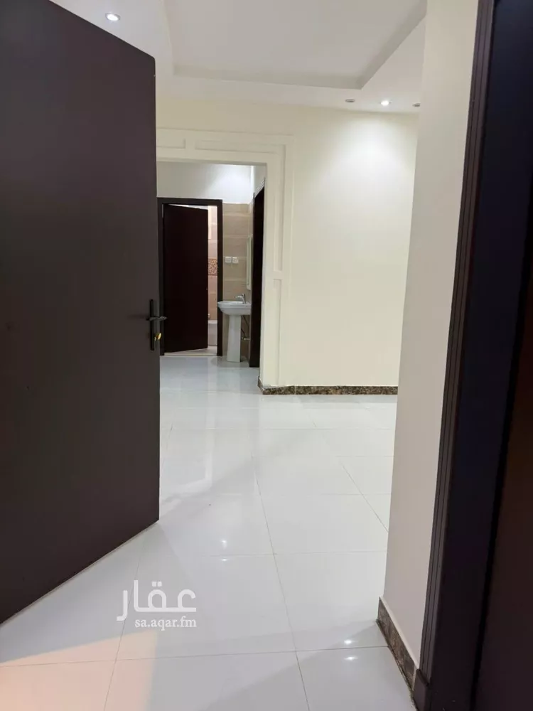 شقة للإيجار في شارع ابن الزبير الغرناطي, حي الرمال, مدينة الرياض, منطقة الرياض
