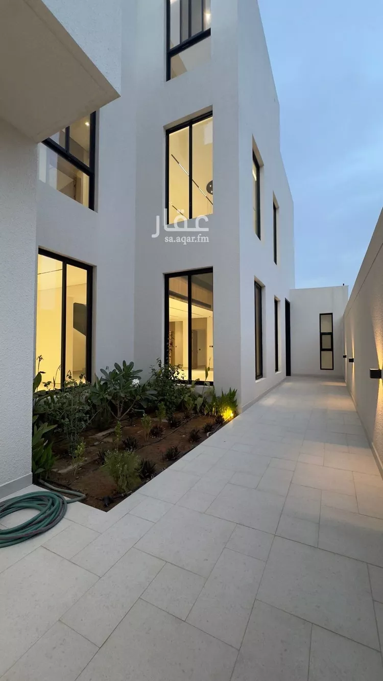Villa for Sale in Riyadh Al Mahdiyah 8