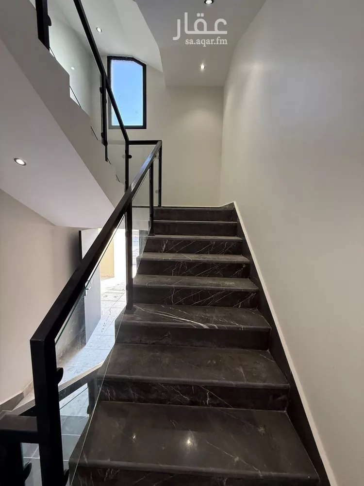 Floor for Sale in Riyadh Ishbiliyah 6