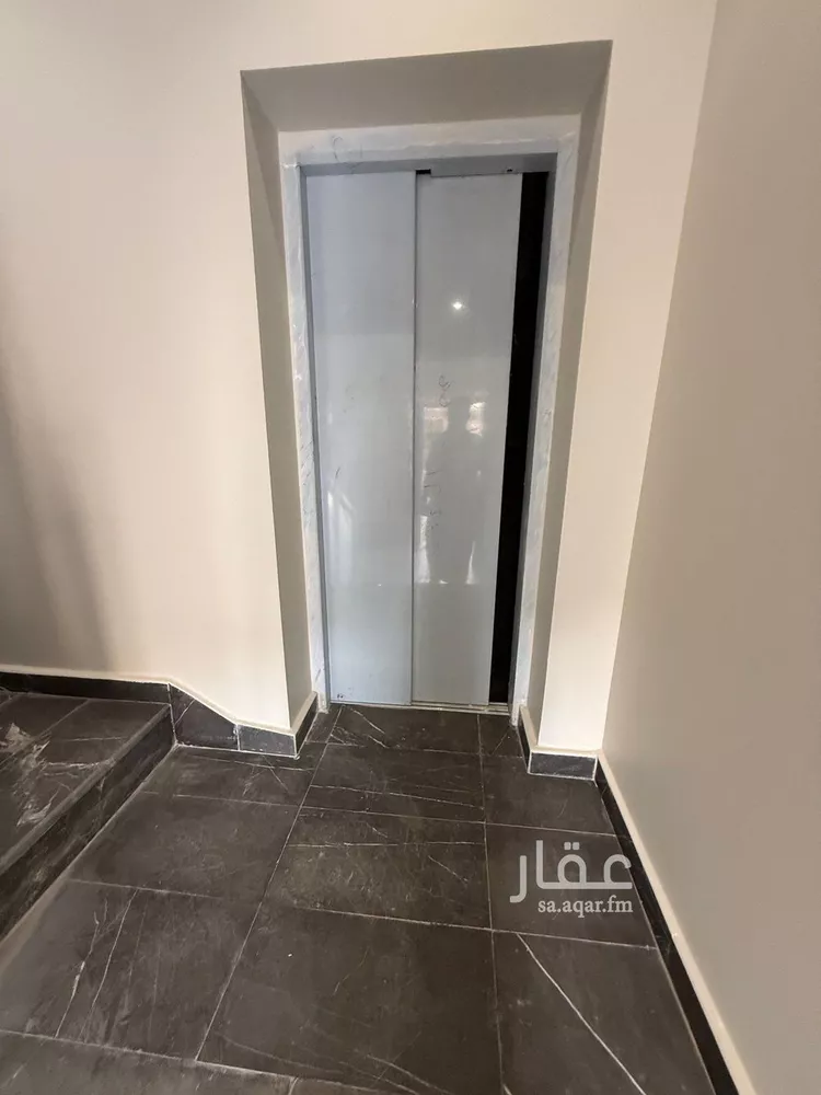 دور للبيع في شارع العينين, حي إشبيلية, مدينة الرياض, منطقة الرياض صورة 2