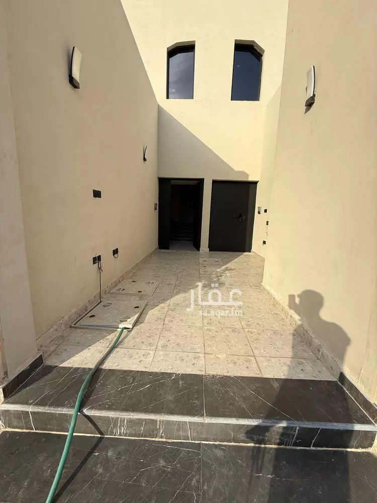 دور للبيع في شارع العينين, حي إشبيلية, مدينة الرياض, منطقة الرياض صورة 3