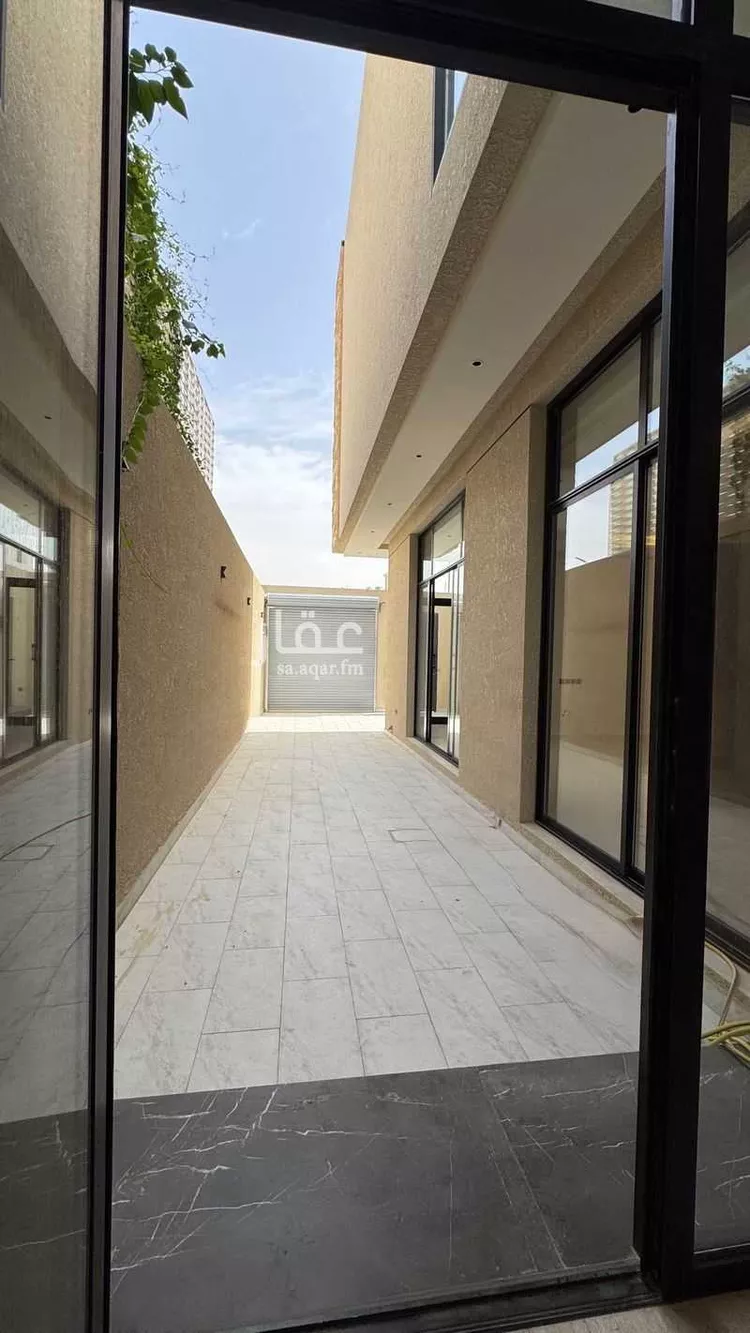 فيلا للإيجار في شارع عقرباء 196 ، العيينة ، الدرعية 1 صورة