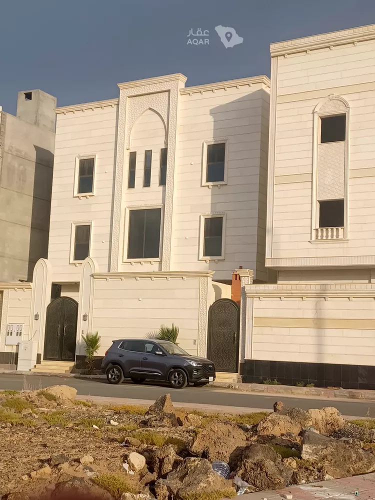 عمارة للبيع في شارع احمد بن يحيى بن فضل الله ، حي شوران ، المدينة المنورة ، منطقة المدينة المنورة