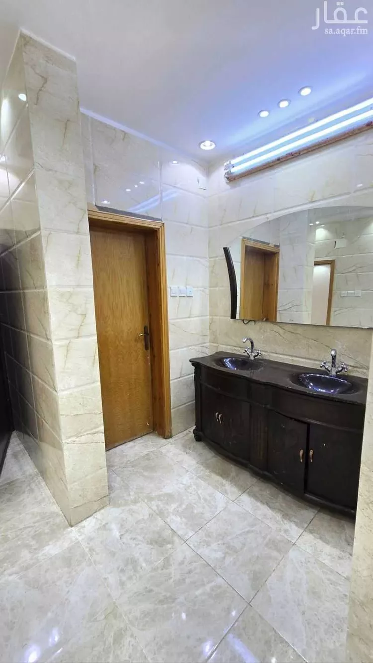 فيلا للبيع في شارع عامر البدري, حي الجامعيين, مدينة خميس مشيط, منطقة عسير 13