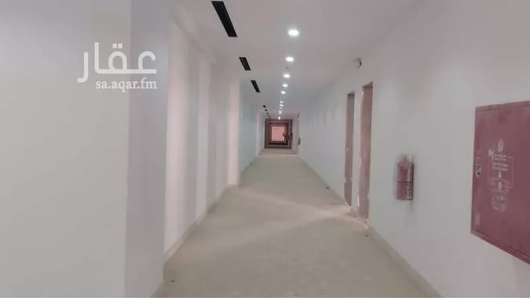مكتب تجاري للإيجار في شارع الأمير خالد بن بندر بن عبدالعزيز, حي العارض, مدينة الرياض, منطقة الرياض 8
