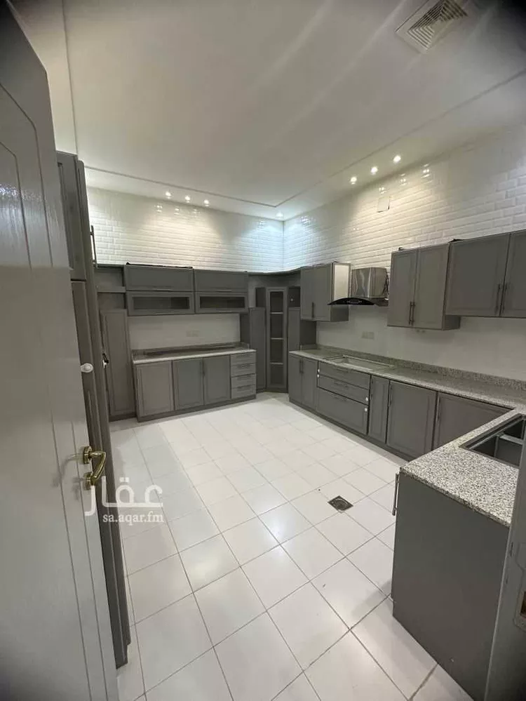 Floor for Rent in Riyadh Dhahrat Namar