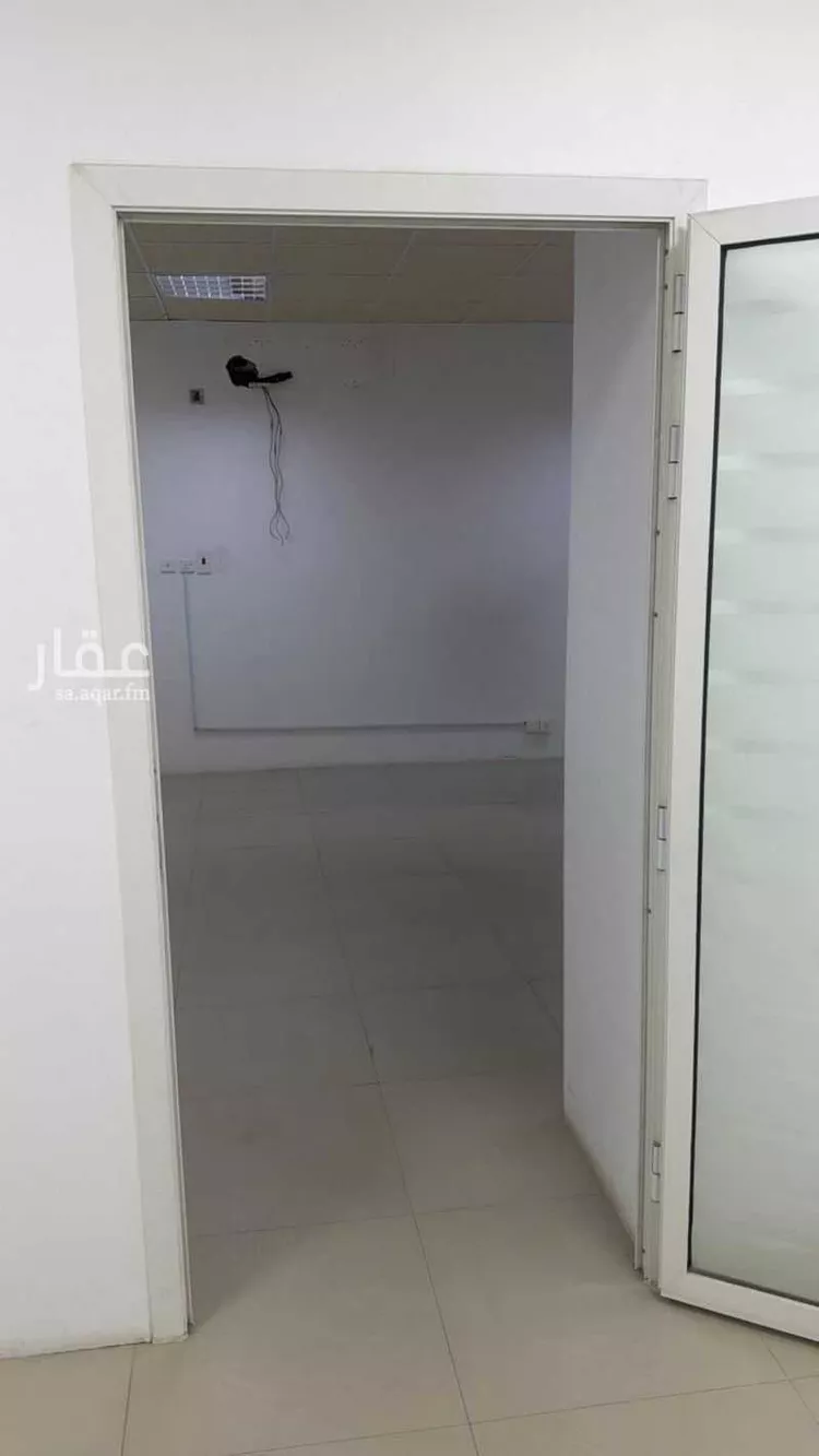 مكتب تجاري للإيجار في شارع ابو بكر الصديق, حي النعاثل, مدينة الاحساء, المنطقة الشرقية صورة 2