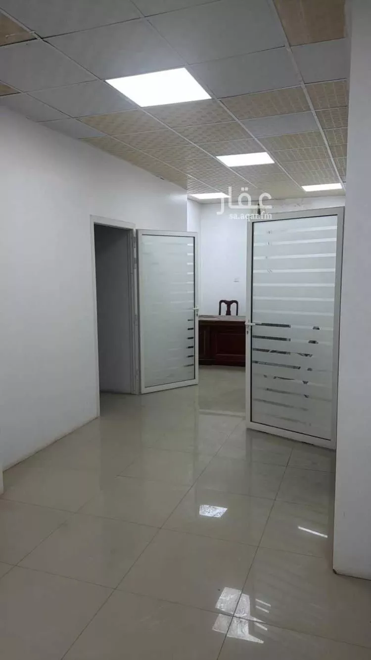 مكتب تجاري للإيجار في شارع ابو بكر الصديق, حي النعاثل, مدينة الاحساء, المنطقة الشرقية صورة 4
