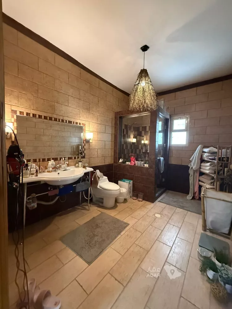 Villa for Sale in Dhahran Al Jame'ah 6
