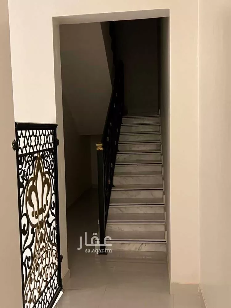 فيلا للبيع في شارع أحمد بن قاسم, حي المهدية, مدينة الرياض, منطقة الرياض صورة 4