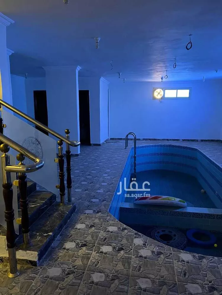 فيلا للبيع في شارع عتيق بن يعقوب الزبيدي, حي الملك فهد, مدينة المدينة المنورة, منطقة المدينة المنورة