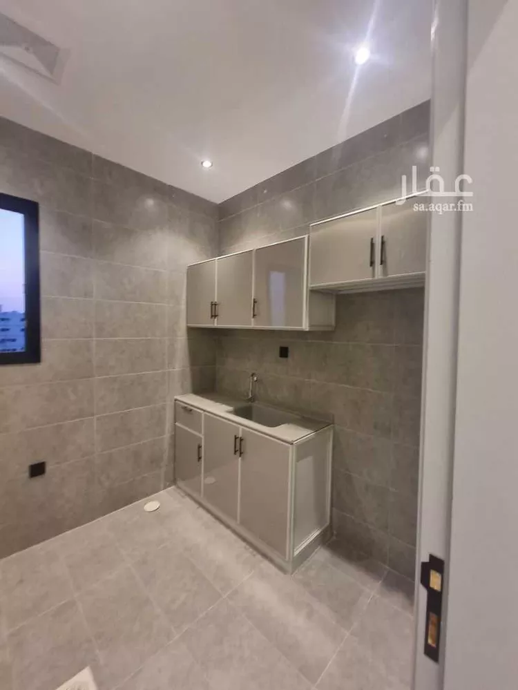 عمارة للبيع في شارع صلاح التميمي, حي البوادي, مدينة جدة, منطقة مكة المكرمة 13
