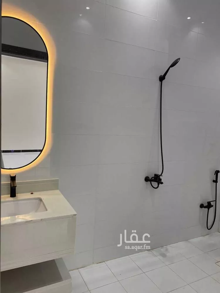 دور للبيع في شارع النعيمي, حي الدار البيضاء, مدينة الرياض, منطقة الرياض 15