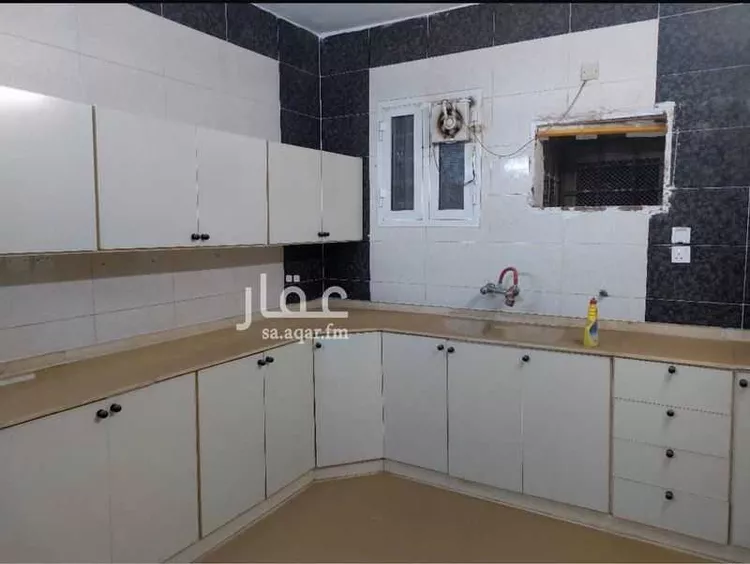 Building for Rent in Abu `Arish Al Aseelh صورة 3