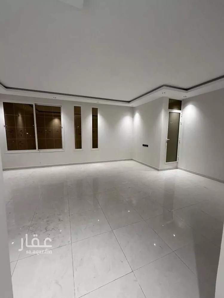 فيلا للبيع في شارع احمد بن عجيان, حي طيبة, مدينة الدمام, المنطقة الشرقية صورة 3