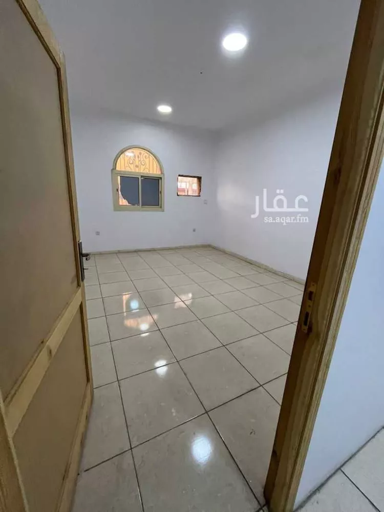 عمارة للإيجار في شارع علي ابن يزيد الهلالي, حي ورقان, مدينة المدينة المنورة, منطقة المدينة المنورة