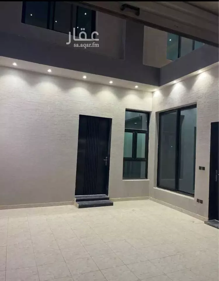 فيلا للبيع في شارع النفوذ ، حي عكاظ ، الرياض ، منطقة الرياض