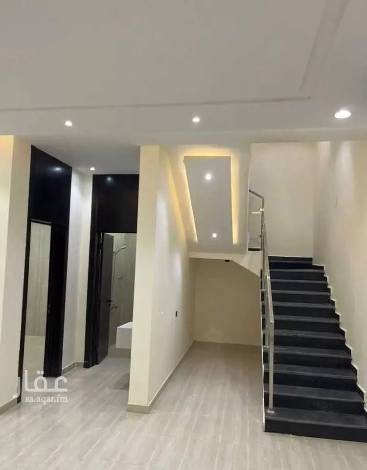 فيلا للبيع في شارع النفوذ ، حي عكاظ ، الرياض ، منطقة الرياض صورة 3