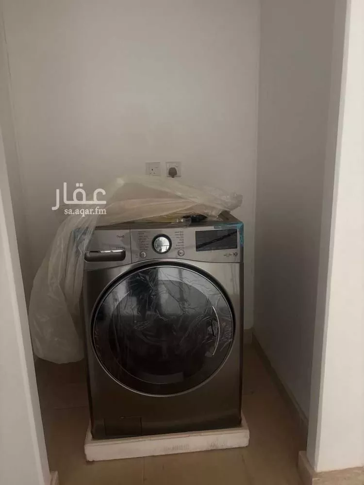 فيلا للإيجار في شارع علي بن عمر الحمامي, حي مطار الملك خالد الدولي, مدينة الرياض, منطقة الرياض 8