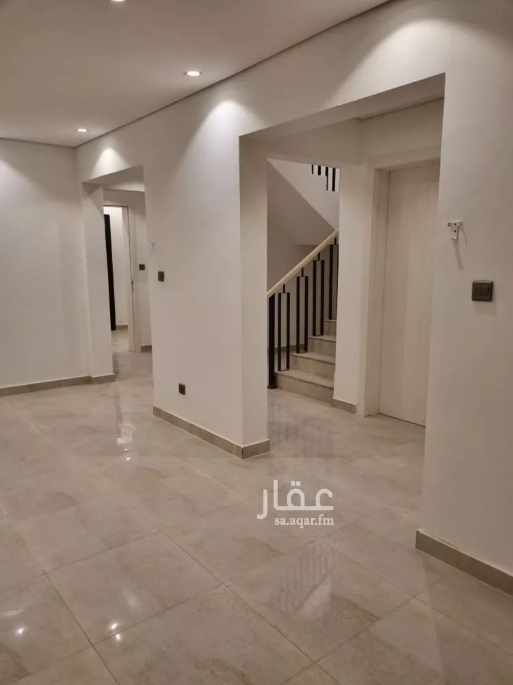 فيلا للبيع في شارع راشد بن جريس, حي النرجس, مدينة الرياض, منطقة الرياض صورة 2