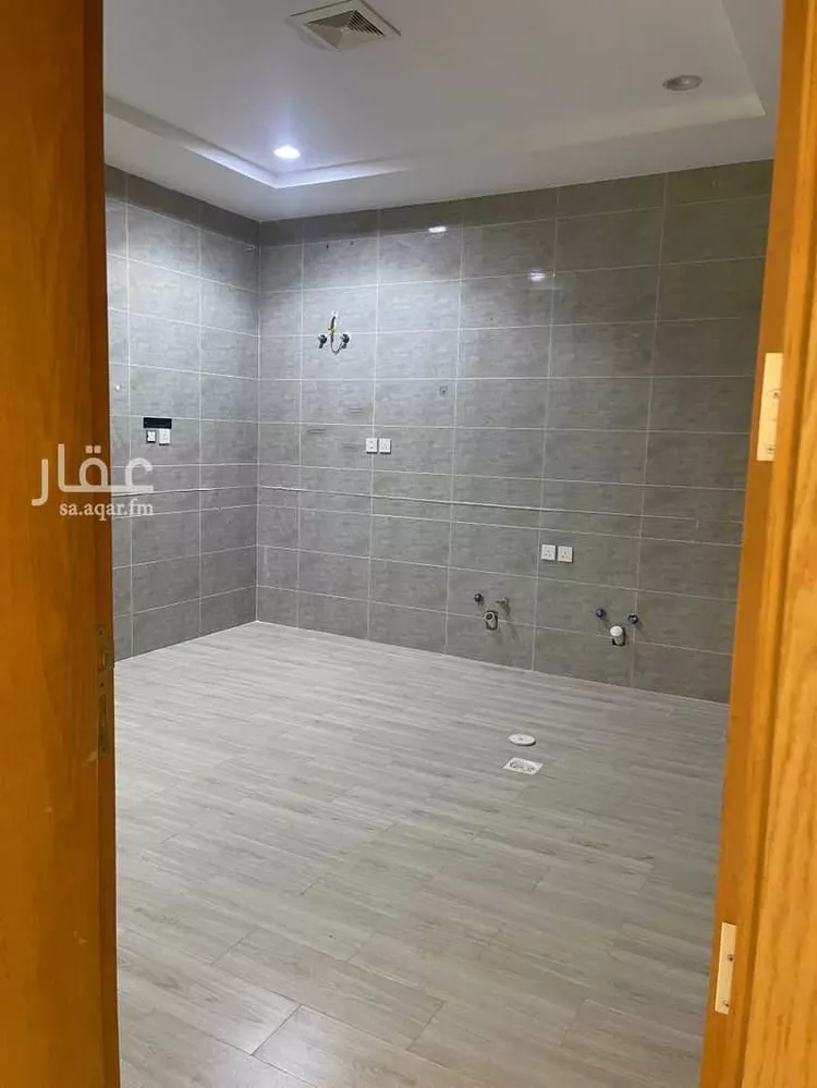 فيلا للإيجار في شارع 4036300, حي القرينية, مدينة جدة, منطقة مكة المكرمة 1 صورة