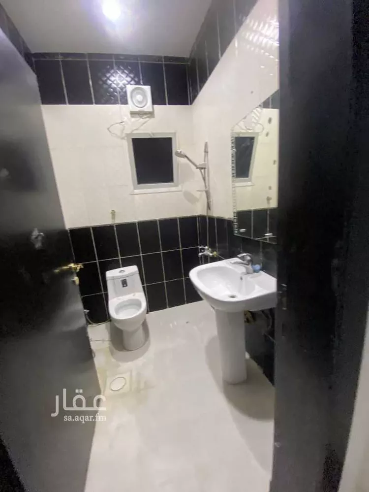 فيلا للإيجار في شارع حسن حسني عبدالوهاب, حي الرمال, مدينة الرياض, منطقة الرياض