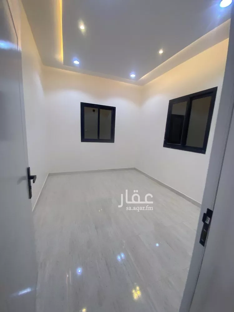 عمارة للإيجار في شارع أسعد بن أحمد دهان, حي الرمال, مدينة الرياض, منطقة الرياض صورة 2
