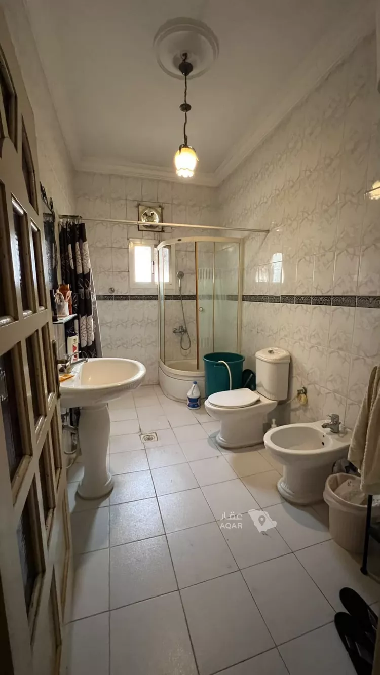 عمارة للبيع في شارع باب حجير, حي النزلة الشرقية, مدينة جدة, منطقة مكة المكرمة 2