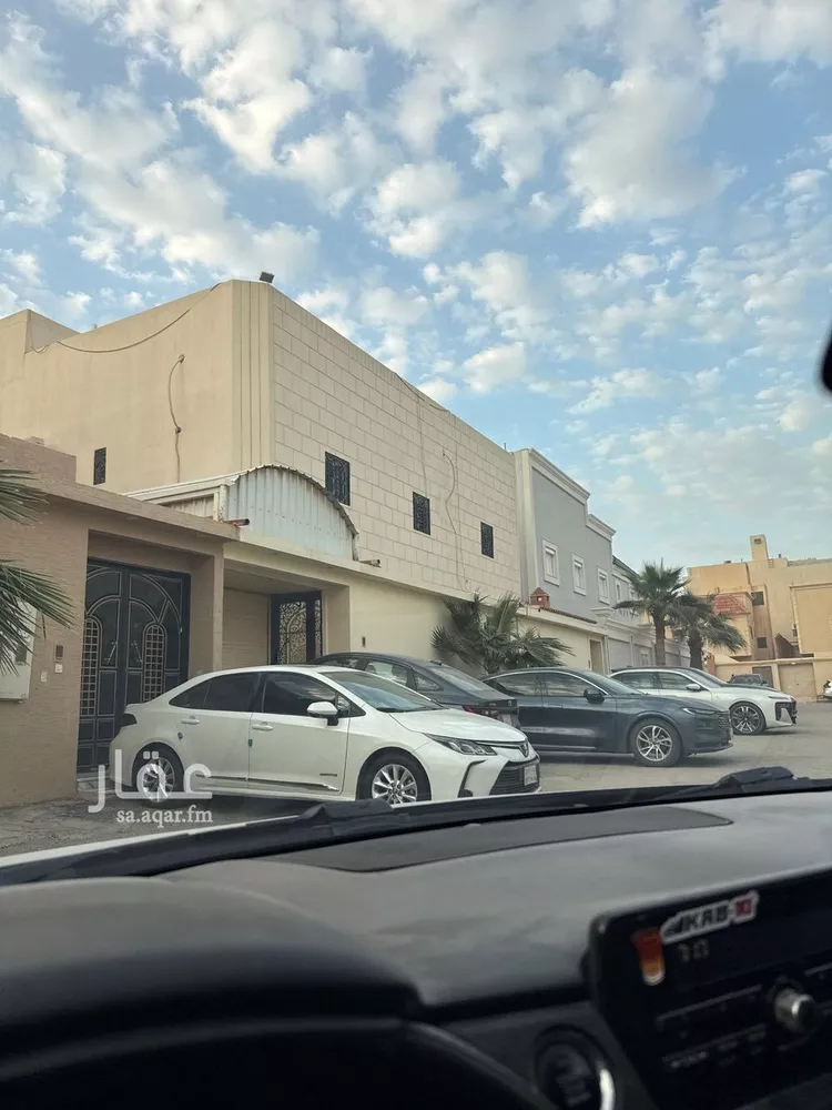 دور للبيع في شارع الجزين, حي عرقة, مدينة الرياض, منطقة الرياض صورة 3