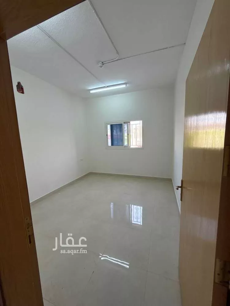 مكتب تجاري للإيجار في شارع السيل الكبير, حي المهدية, مدينة الرياض, منطقة الرياض 11