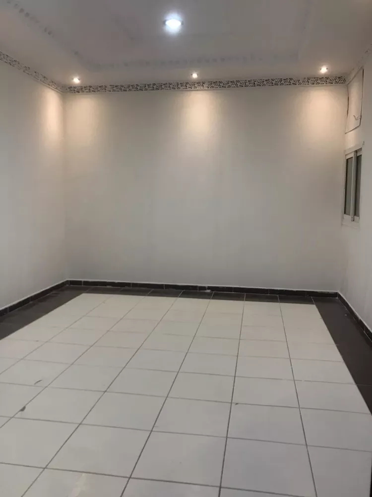 شقة للبيع في شارع القادسية, حي بدر, مدينة الرياض, منطقة الرياض صورة 3