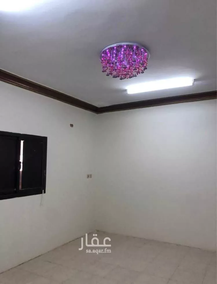 شقة للإيجار في شارع الأمير الوليد بن طلال بن عبد العزيز ، حي مخطط نايف الدرزي ، سكاكا ، منطقة الجوف