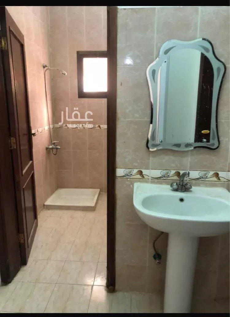 شقة للإيجار في شارع الأمير الوليد بن طلال بن عبد العزيز ، حي مخطط نايف الدرزي ، سكاكا ، منطقة الجوف صورة 2