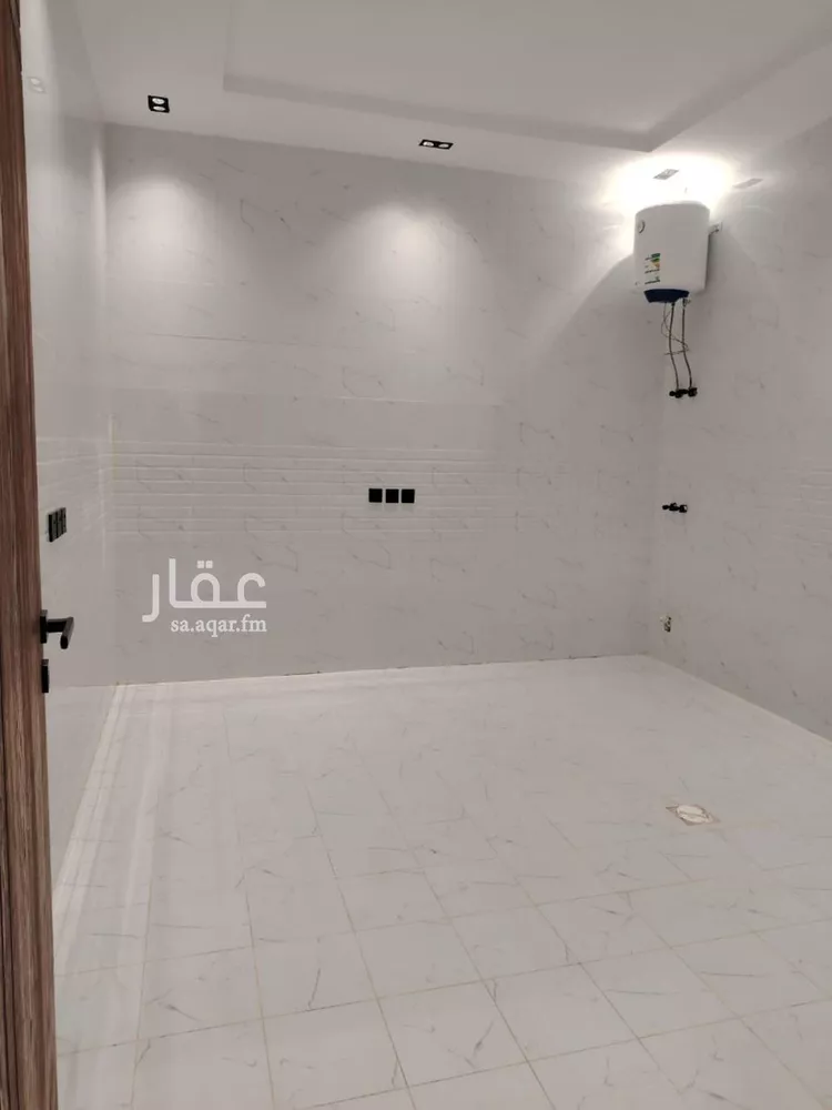 دور للبيع في شارع عبيدالله الفقيه, حي الرمال, مدينة الرياض, منطقة الرياض صورة 5