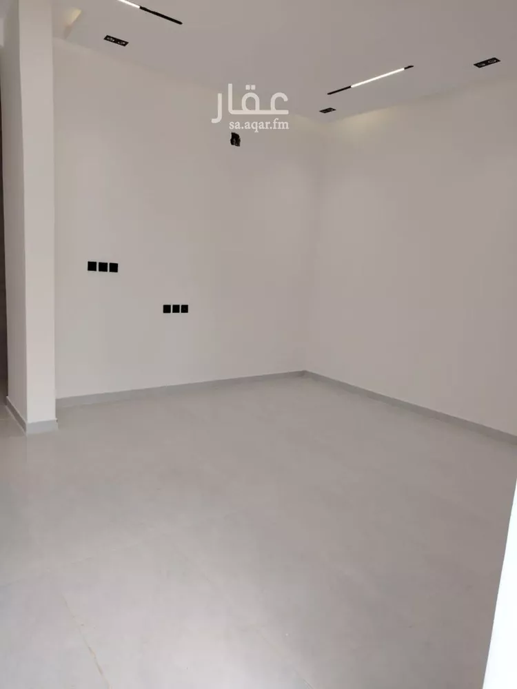 دور للبيع في شارع عبيدالله الفقيه, حي الرمال, مدينة الرياض, منطقة الرياض صورة 2