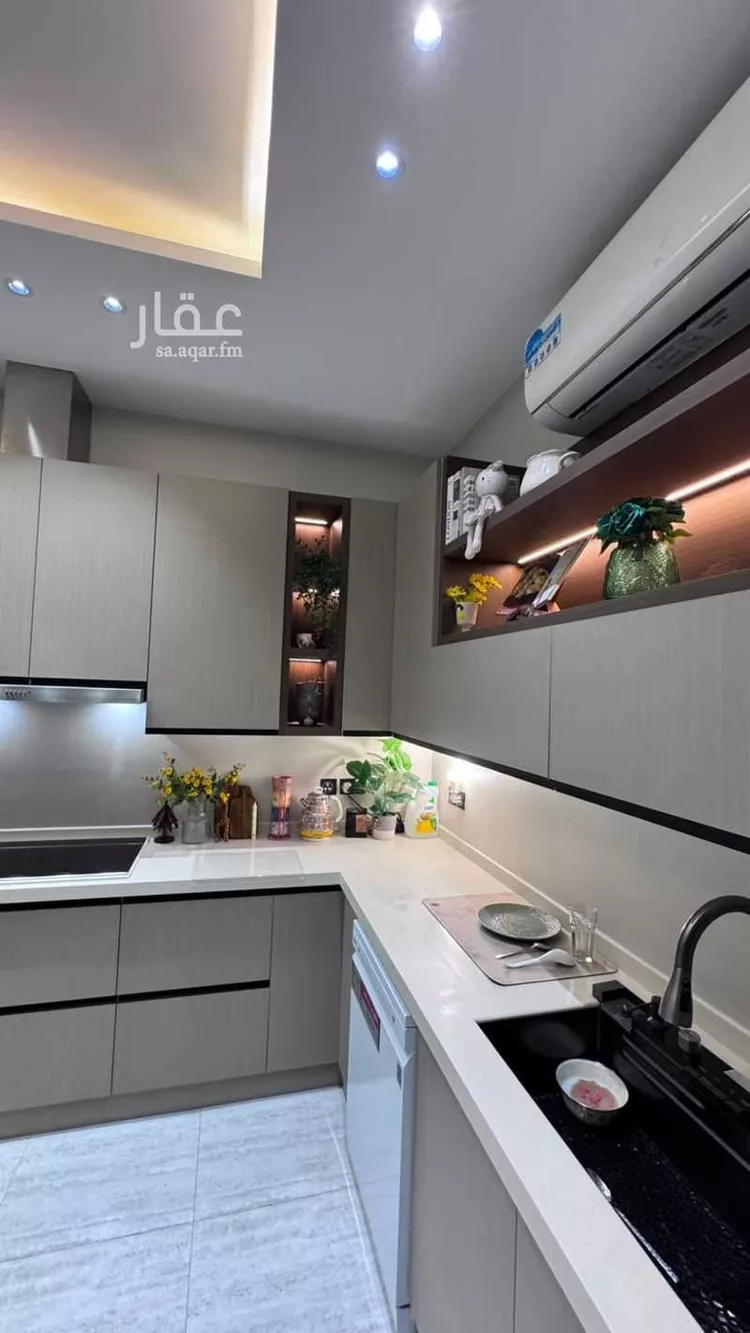 فيلا للبيع في شارع عبدالله خضري, حي المهدية, مدينة الرياض, منطقة الرياض 18