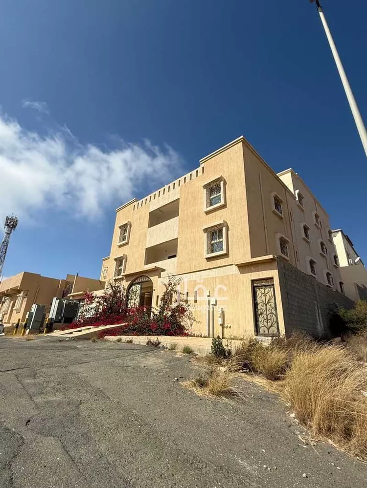 عمارة للبيع في شارع محمد ابو نهية, حي النسيم, مدينة أبها, منطقة عسير