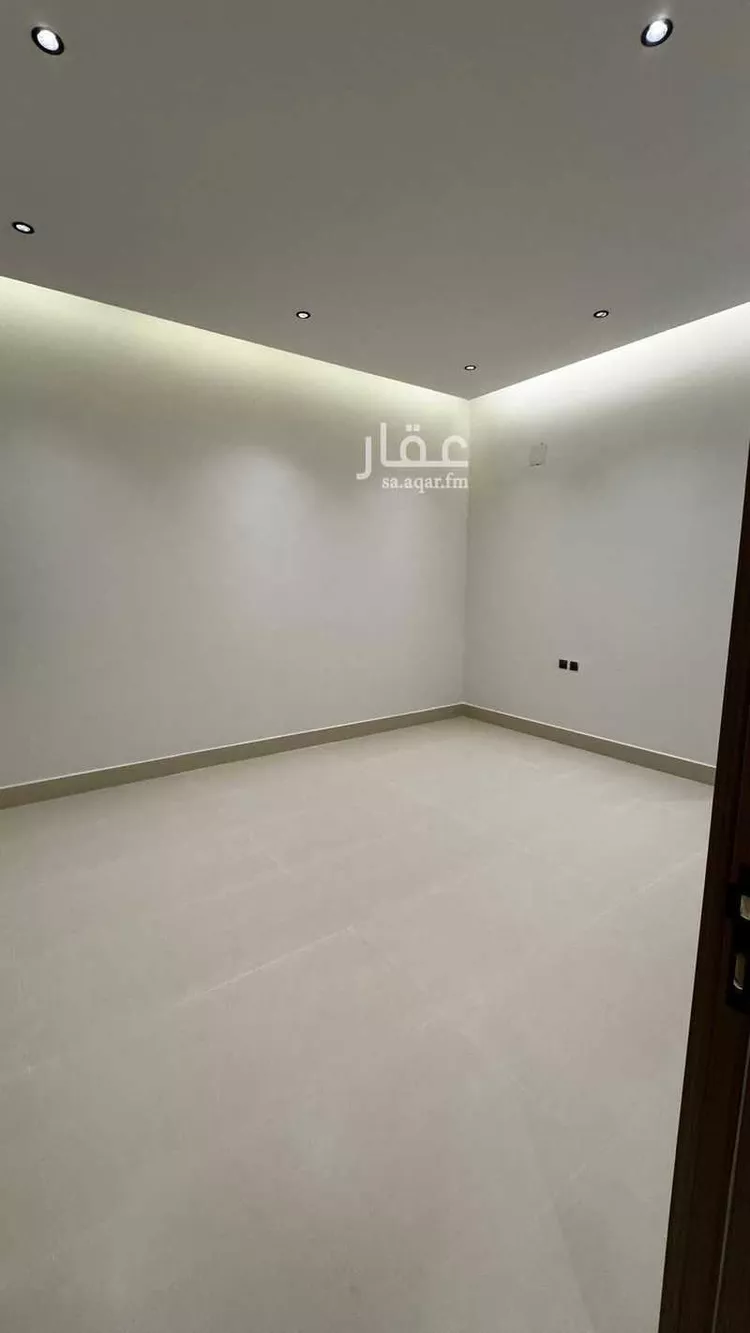دور للبيع في شارع محارب بن دثار, حي بدر, مدينة الرياض, منطقة الرياض 8