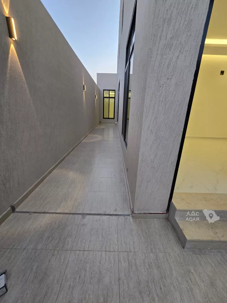 Floor for Sale in Riyadh Al Bariah 9