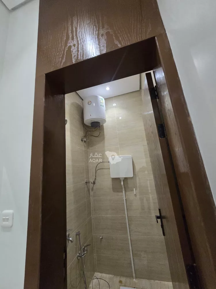 Floor for Sale in Riyadh Al Bariah 2