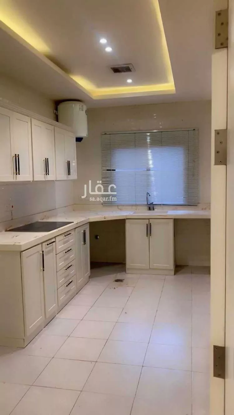 فيلا للإيجار في شارع أبي الحسين المدائني, حي العارض, مدينة الرياض, منطقة الرياض