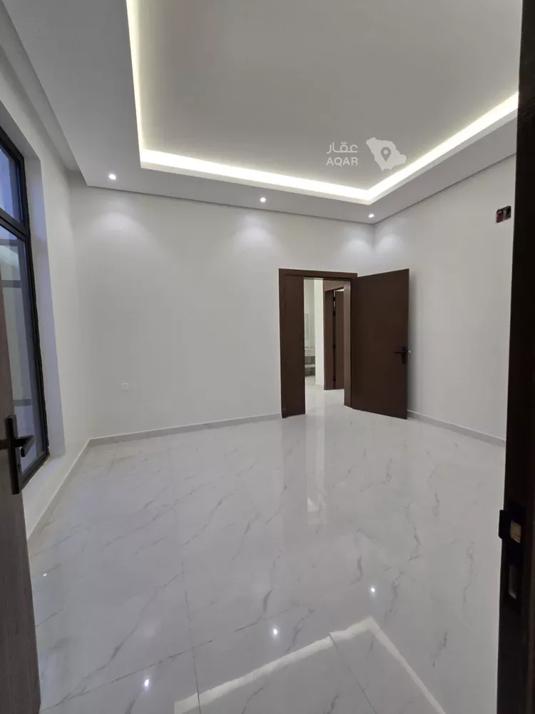 Floor for Sale in Riyadh Al Bariah 5