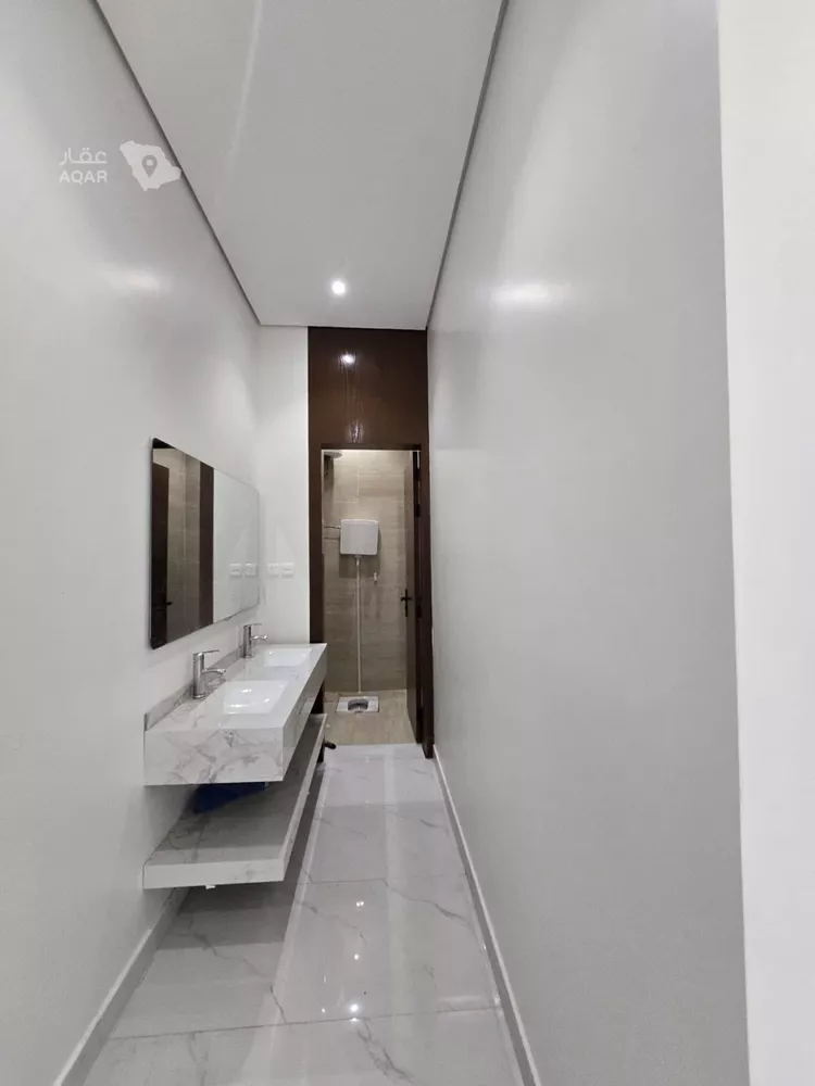 Floor for Sale in Riyadh Al Bariah 3