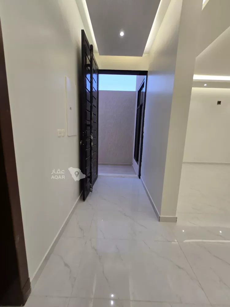 Floor for Sale in Riyadh Al Bariah 6