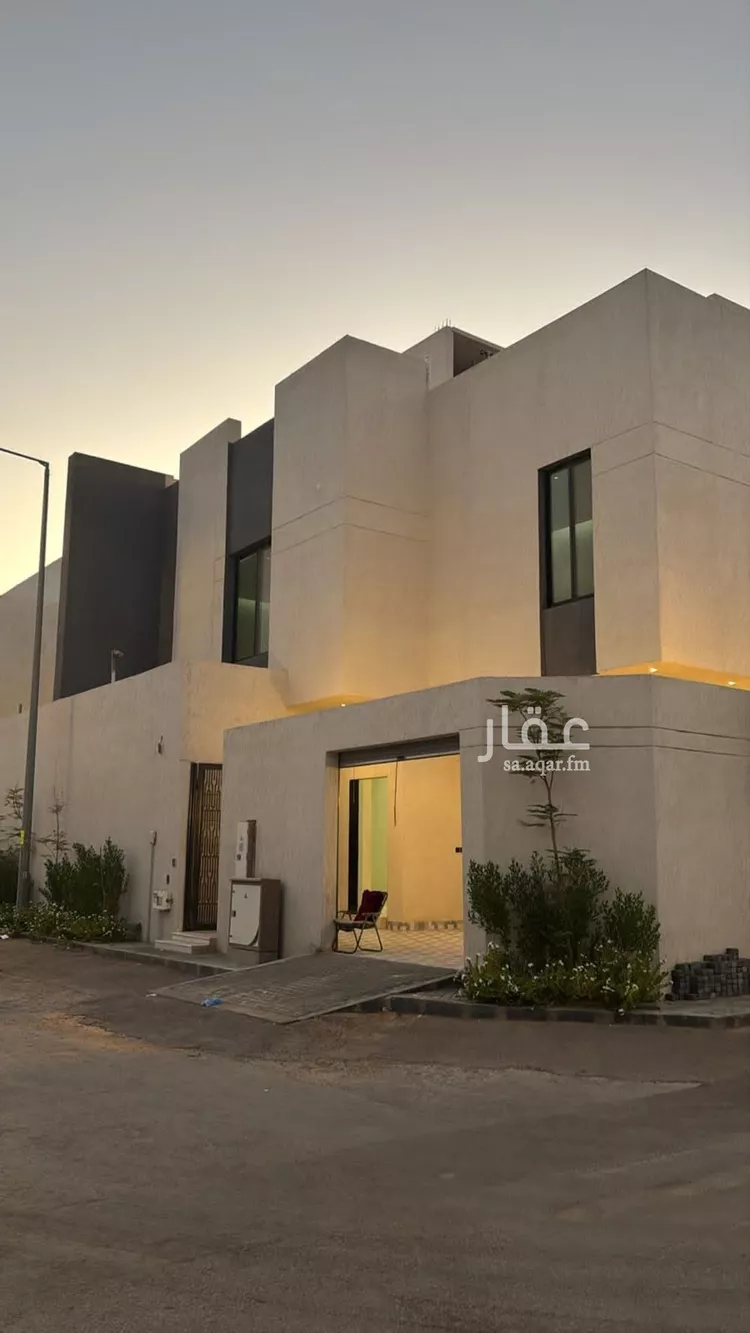 فيلا للبيع في شارع قيس بن الملوح, حي الرمال, مدينة الرياض, منطقة الرياض