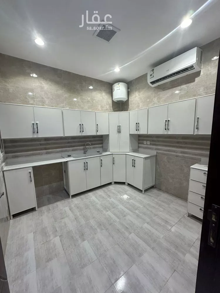 شقة للإيجار في شارع جمال الدين أبي السعود ظهيرة, حي الرمال, مدينة الرياض, منطقة الرياض