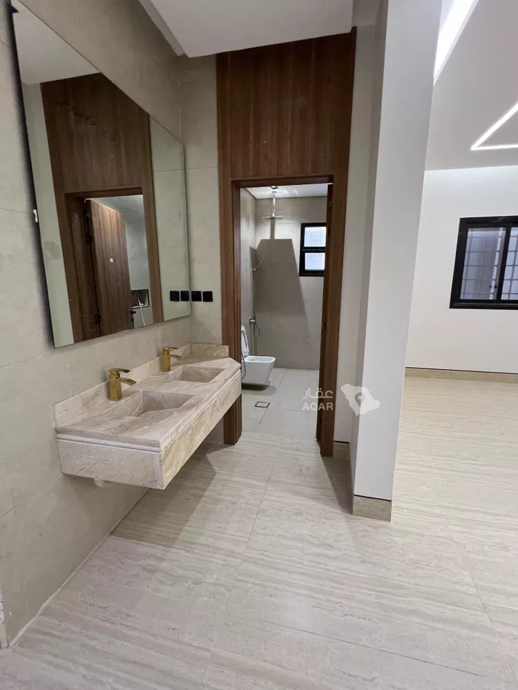 Floor for Sale in Riyadh Ar Rimal 6