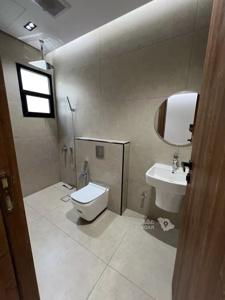 Floor for Sale in Riyadh Ar Rimal 10